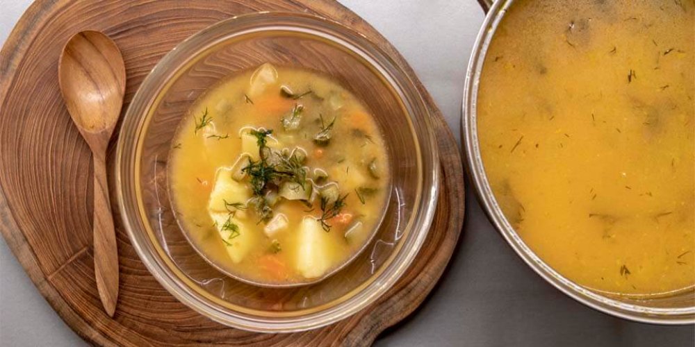 Vegánska polievka z kyslých uhoriek