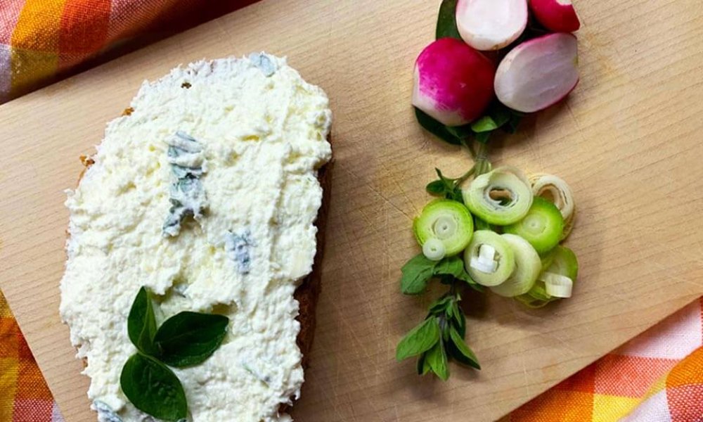 Nátierka z mladého cesnaku