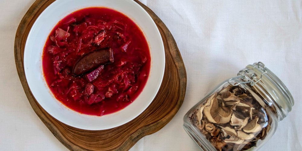 Kapustová polievka s cviklou