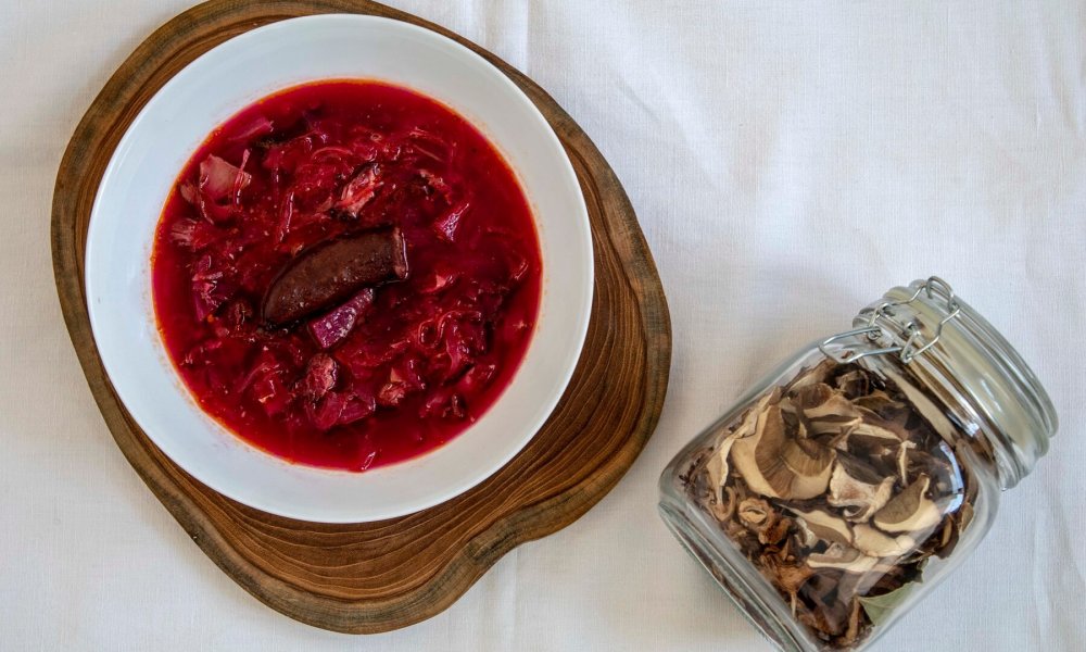 Kapustová polievka s cviklou