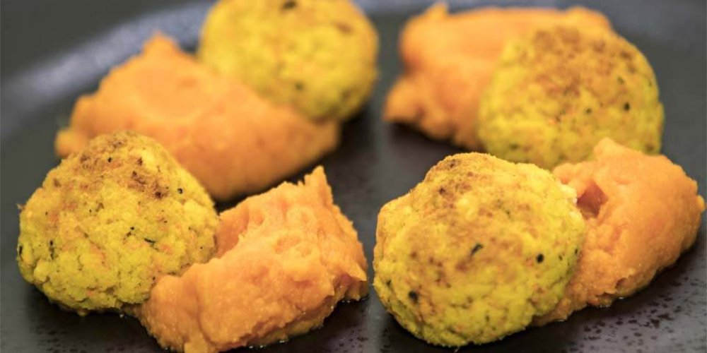 Pšenové guľky so sumčekom a pyré z mrkvy a batatu