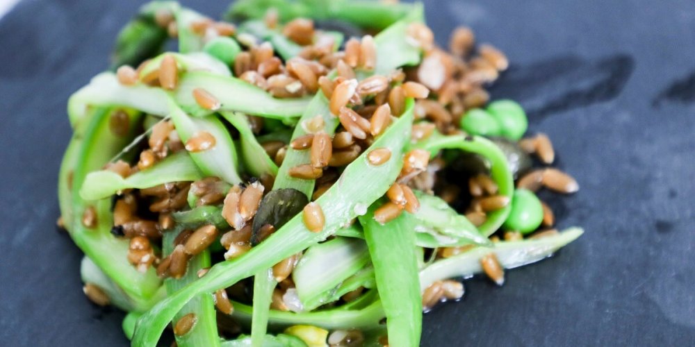 Jarný šalát so špargľou