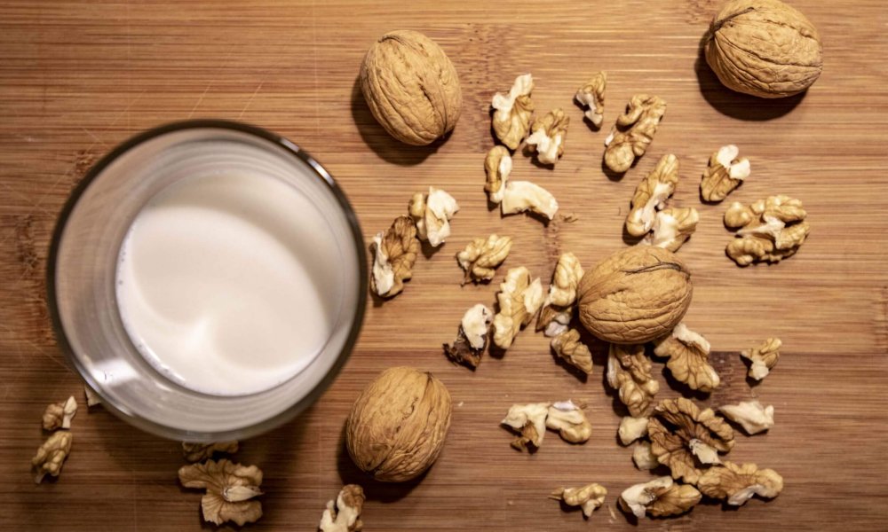 Rastlinný orechový nápoj