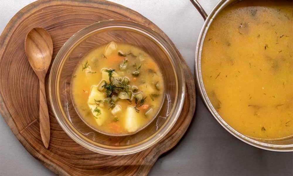 Vegánska polievka z kyslých uhoriek