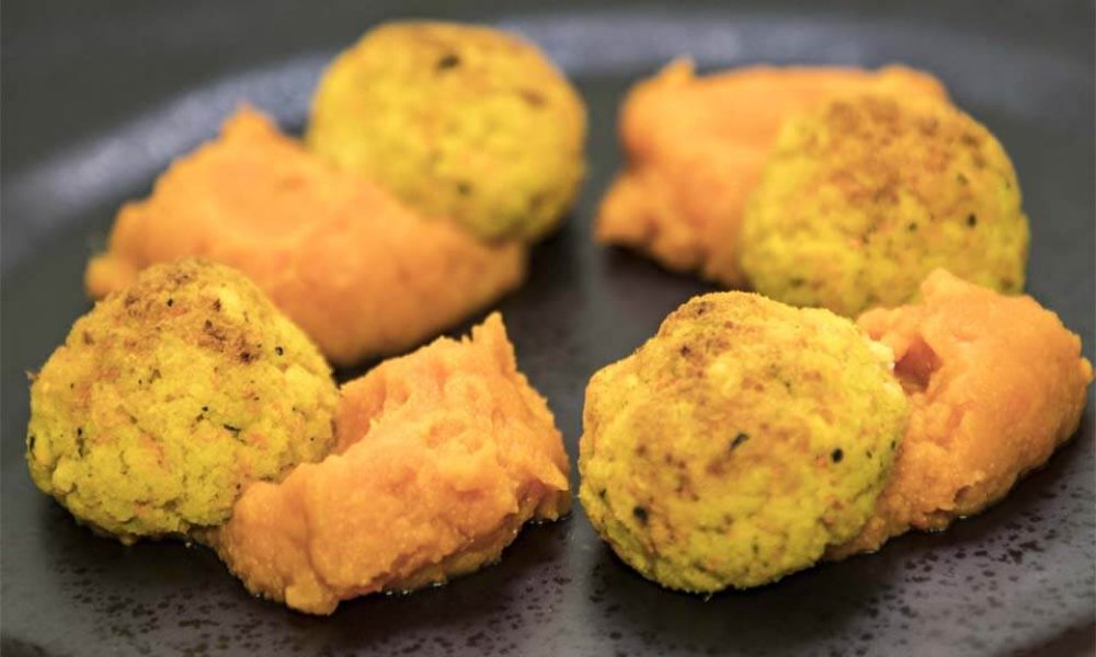 Pšenové guľky so sumčekom a pyré z mrkvy a batatu