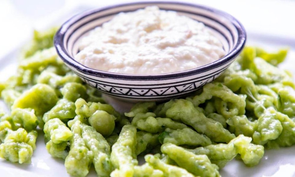 Halušky z medvedieho cesnaku a špenátu s tromi druhmi ovčieho syra