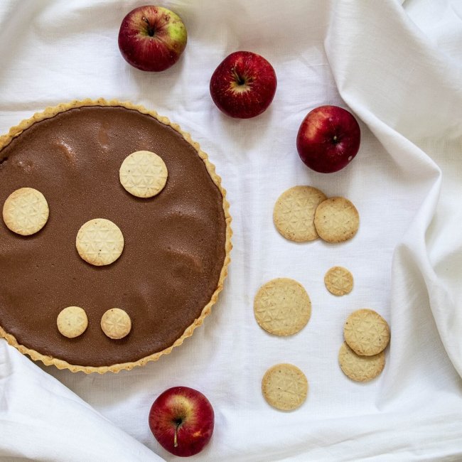 Jablkovo-orechový tart